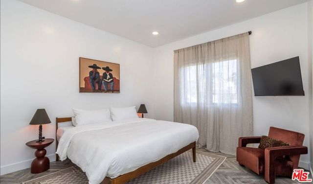 137 N Doheny Drive 2, Los Angeles, CA 90048