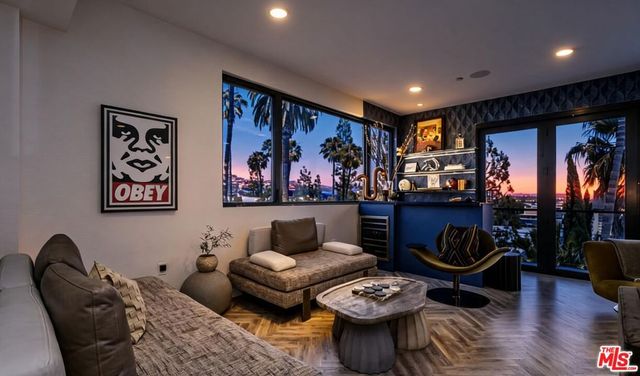 137 N Doheny Drive 2, Los Angeles, CA 90048