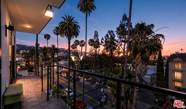 137 N Doheny Drive 2, Los Angeles, CA 90048