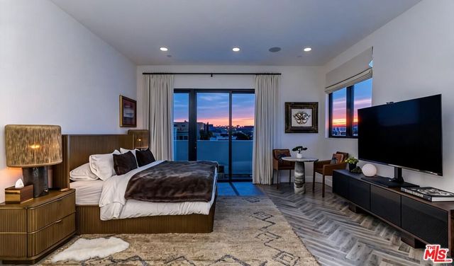 137 N Doheny Drive 2, Los Angeles, CA 90048