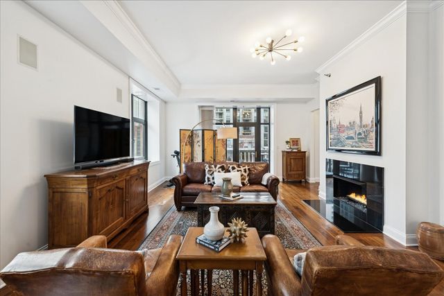 30 W Erie Street 601, Chicago, IL 60654