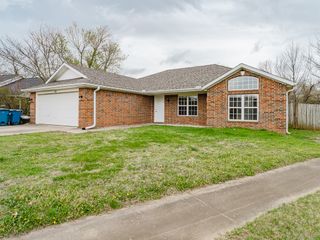 2110 SE Atherton Circle, Bentonville, AR 72712