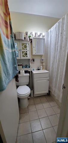 209-211 48th D4, Union City, NJ 07087