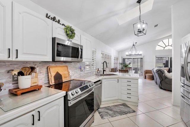 6852 Bitterbush Place, Boynton Beach, FL 33472
