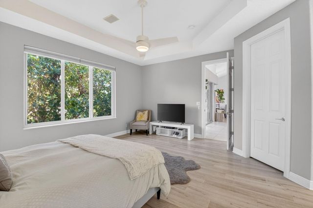 23 Royal Palm Way 18, Boca Raton, FL 33432