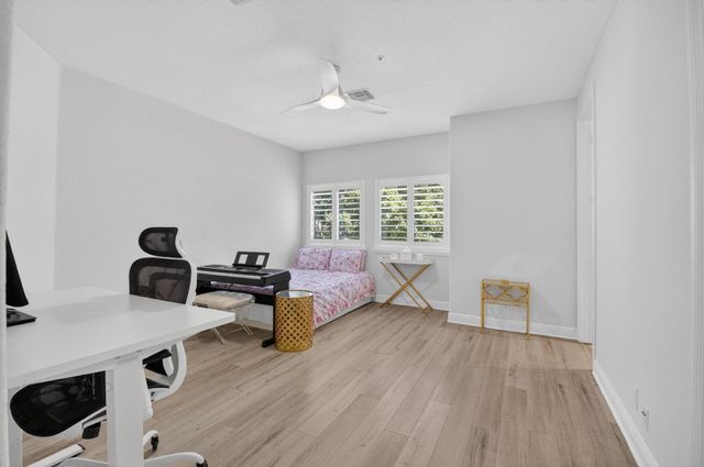 23 Royal Palm Way 18, Boca Raton, FL 33432