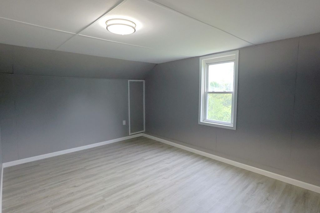 Image 15 of property listing at 314 S Franklin Street, Salem, IL 62881