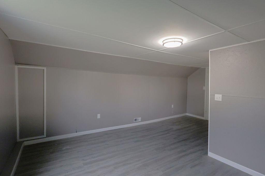 Image 16 of property listing at 314 S Franklin Street, Salem, IL 62881