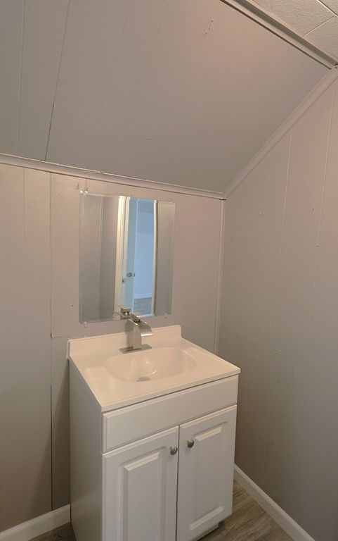 Image 17 of property listing at 314 S Franklin Street, Salem, IL 62881