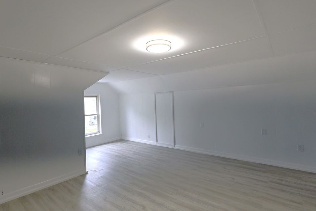 Image 20 of property listing at 314 S Franklin Street, Salem, IL 62881