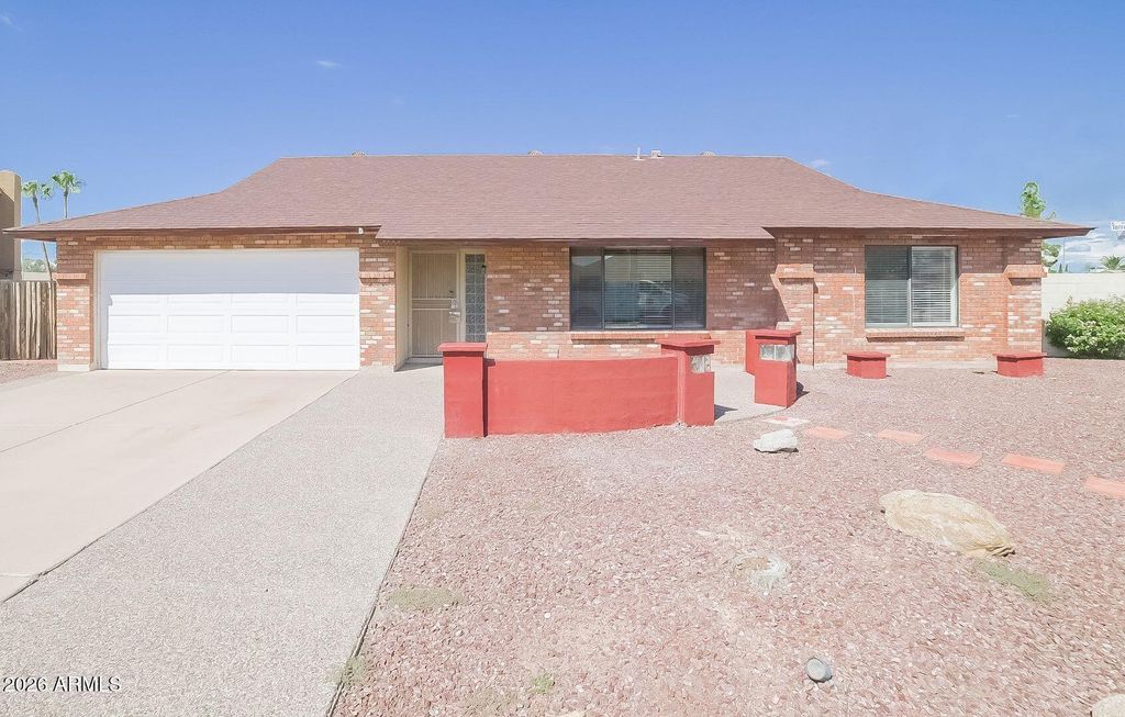 5006 W TORREY PINES Circle, Glendale, AZ 85308
