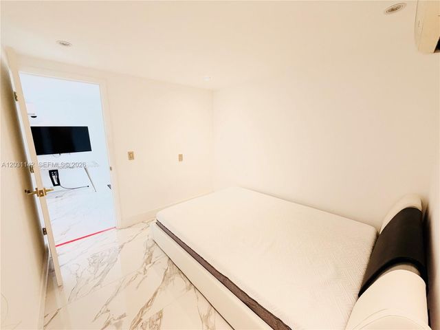 201 Calle Grande Dr 1, Hollywood, FL 33021