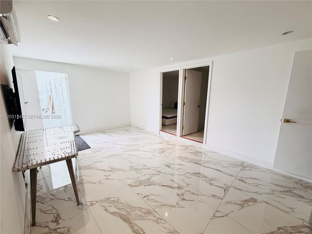 201 Calle Grande Dr 1, Hollywood, FL 33021