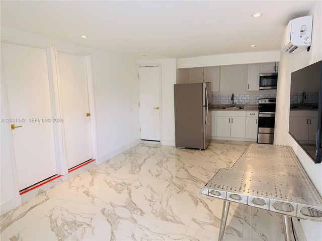 201 Calle Grande Dr 1, Hollywood, FL 33021