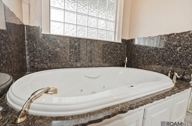 16372 Joe Sevario Rd, Prairieville, LA 70769