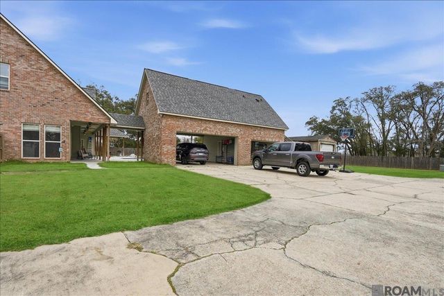 16372 Joe Sevario Rd, Prairieville, LA 70769