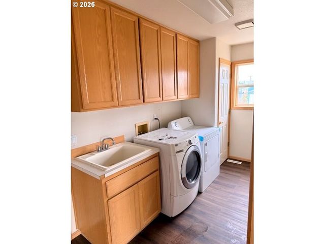 85254 LORANE Hwy, Eugene, OR 97405