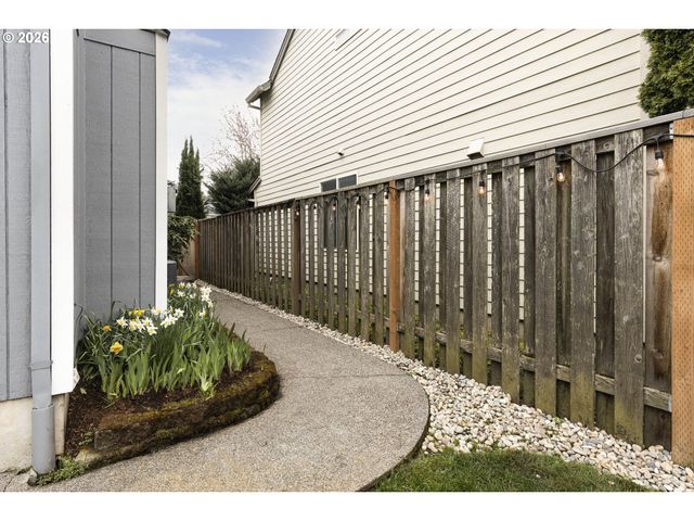 6171 Nw SNOWLILY Dr, Portland, OR 97229