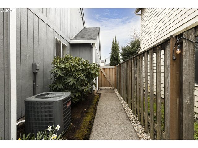 6171 Nw SNOWLILY Dr, Portland, OR 97229