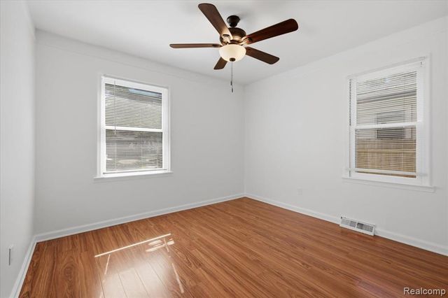 22771 Purdue Avenue, Farmington, MI 48336