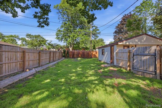 22771 Purdue Avenue, Farmington, MI 48336