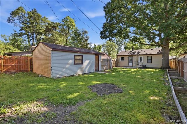 22771 Purdue Avenue, Farmington, MI 48336