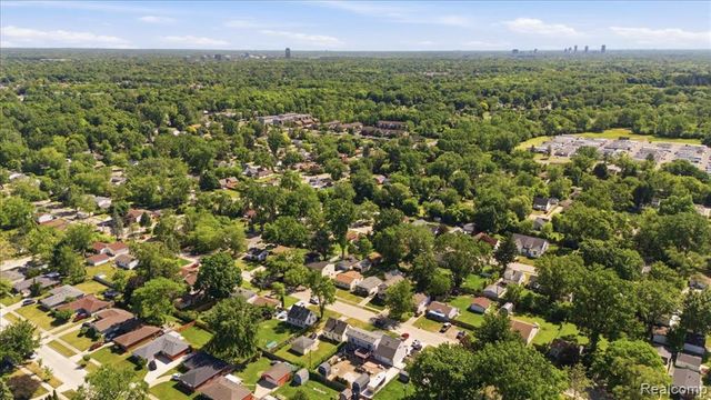 22771 Purdue Avenue, Farmington, MI 48336