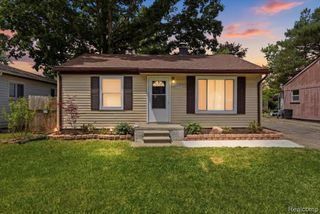 22771 Purdue Avenue, Farmington, MI 48336