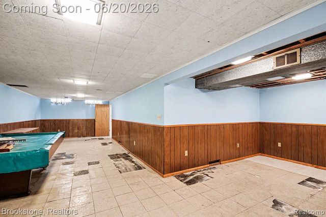 39111 Theresa Court, Sterling Heights, MI 48313