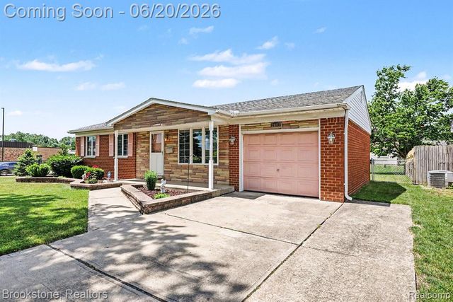 39111 Theresa Court, Sterling Heights, MI 48313