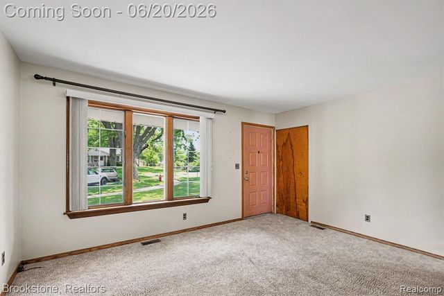 39111 Theresa Court, Sterling Heights, MI 48313