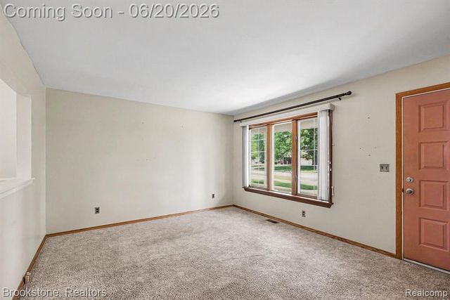 39111 Theresa Court, Sterling Heights, MI 48313