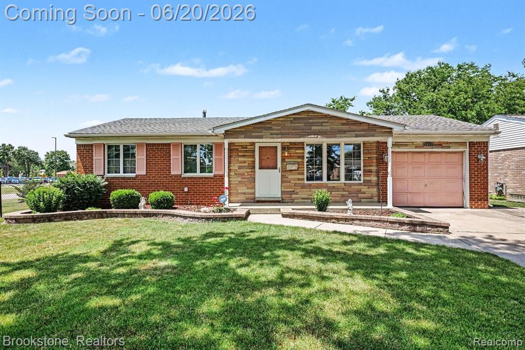 39111 Theresa Court, Sterling Heights, MI 48313