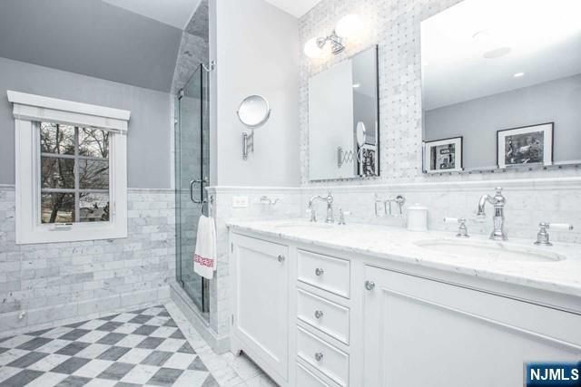 10 Orchard Place, Tenafly, NJ 07670