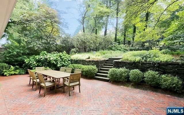 10 Orchard Place, Tenafly, NJ 07670