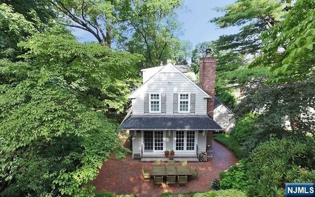 10 Orchard Place, Tenafly, NJ 07670