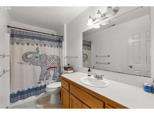 1880 MANIHI Dr, Eugene, OR 97404