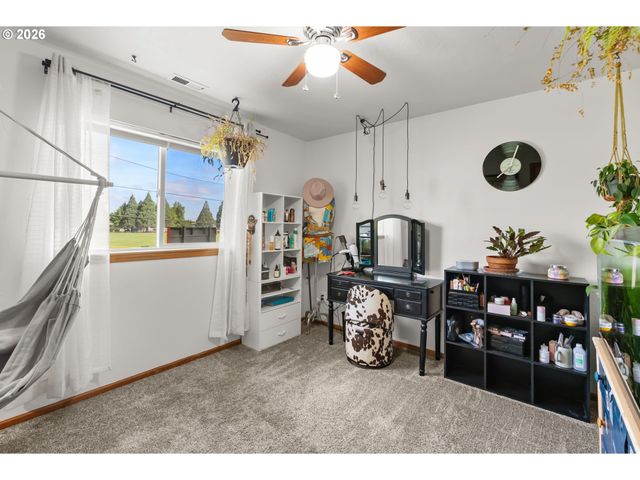 1880 MANIHI Dr, Eugene, OR 97404