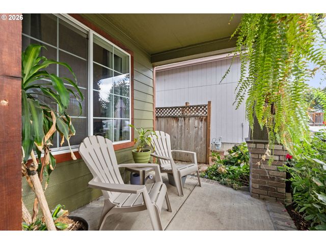 1880 MANIHI Dr, Eugene, OR 97404