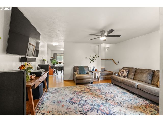 1880 MANIHI Dr, Eugene, OR 97404