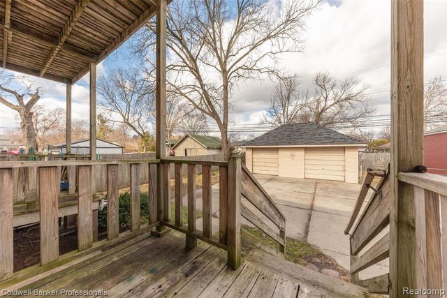 35324 Chestnut Street, Wayne, MI 48184