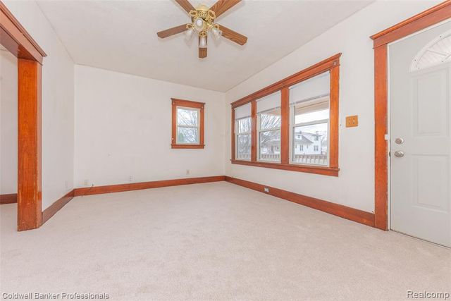 35324 Chestnut Street, Wayne, MI 48184