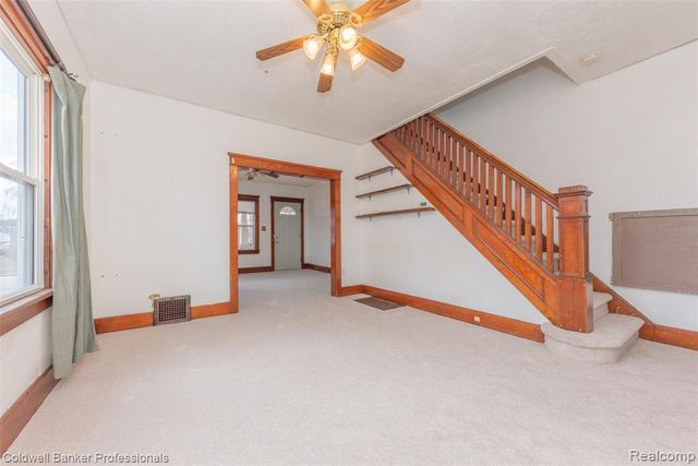 35324 Chestnut Street, Wayne, MI 48184