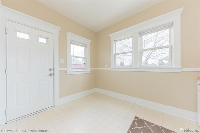 35324 Chestnut Street, Wayne, MI 48184