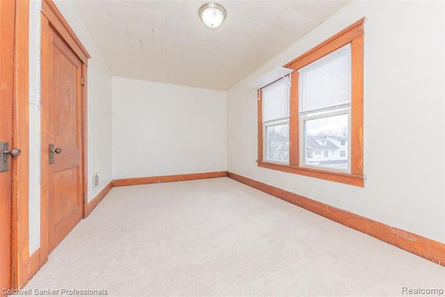 35324 Chestnut Street, Wayne, MI 48184