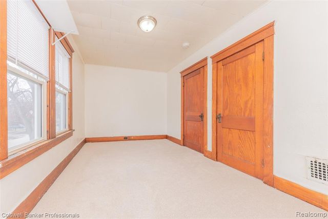 35324 Chestnut Street, Wayne, MI 48184