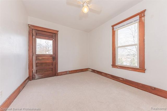 35324 Chestnut Street, Wayne, MI 48184