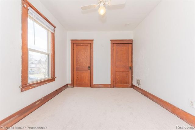 35324 Chestnut Street, Wayne, MI 48184