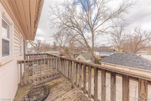 35324 Chestnut Street, Wayne, MI 48184