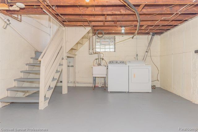 35324 Chestnut Street, Wayne, MI 48184